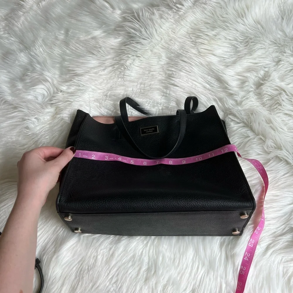 Kate Spade black leather boho basic cute contemporary crossbody purse bag